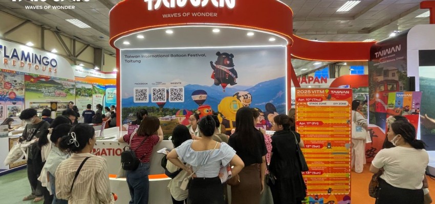 Du khách Việt thưởng thức văn hóa và ẩm thực độc đáo của gian hàng Đài Loan tại VITM 2025
