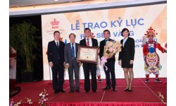 Nhà hát Rex Sen Vàng – Khách sạn Rex Sài Gòn vinh dự nhận bằng chứng nhận kỷ lục Việt Nam