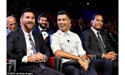 Ronaldo cười phớ lớ, thừa nhận nhớ... Messi