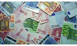 Tỷ giá ngoại tệ ngày 10/10, USD đứng ở mức cao, euro suy yếu