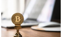 Bitcoin tiếp tục ‘đổ vỡ’, sắp về 3.000 USD?