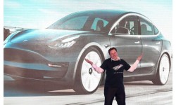 Tesla liên tục xô đổ kỷ lục lợi nhuận nhờ xe điện