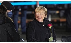 Bài hát tạm biệt bà Angela Merkel