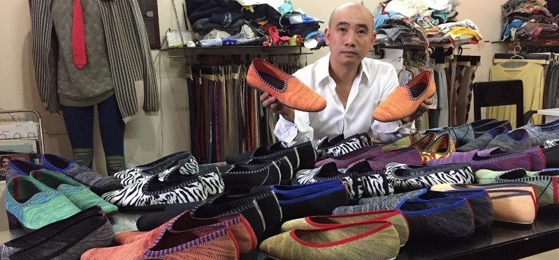 Giám đốc chi nhánh Cty Chemtax Vietnam cho ra mắt bộ sưu tập giày dệt 3D mới