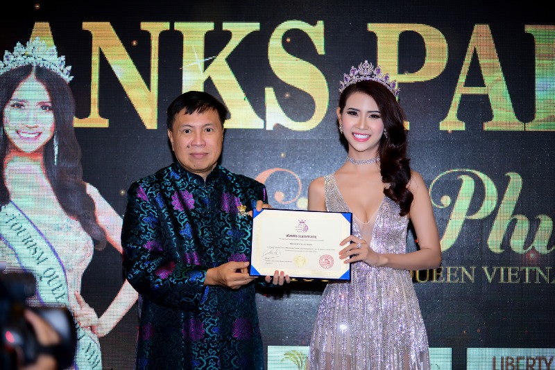 Đích thân chủ tịch Miss Tourism Queen sang trao thư mời cho Á Khôi Liên Phương