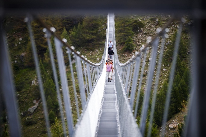 Thụy Sĩ mở cửa cầu treo dài nhất thế giới