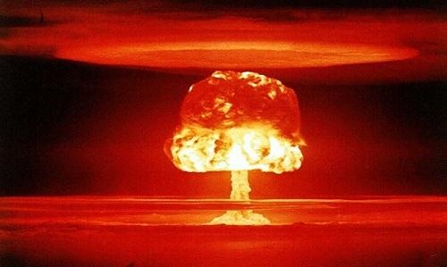Kế hoạch kích nổ bom hạt nhân trên Mặt Trăng của Mỹ và Liên Xô