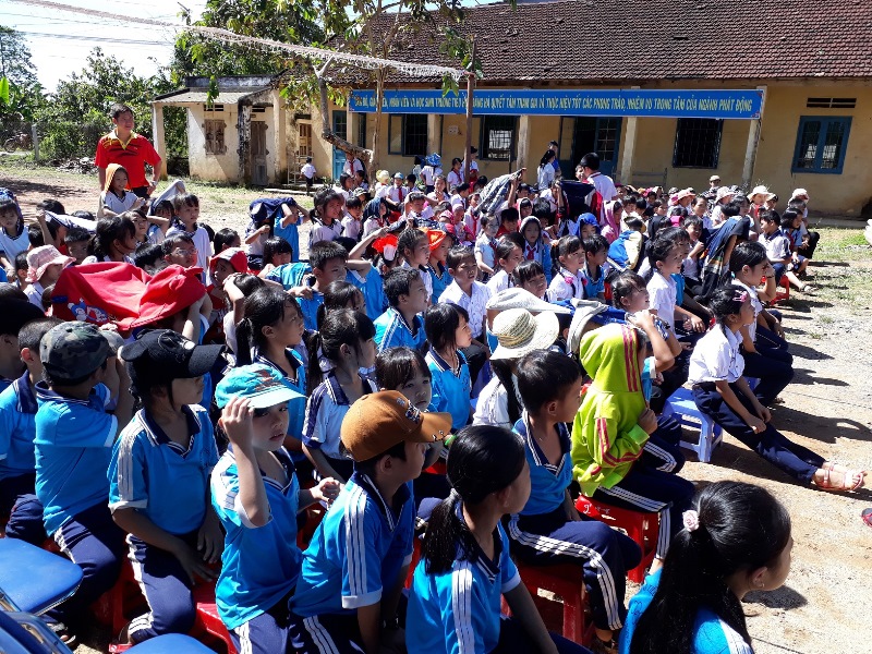 Capitaland Việt Nam - Ascott thăm 1000 học sinh tiểu học vùng xa