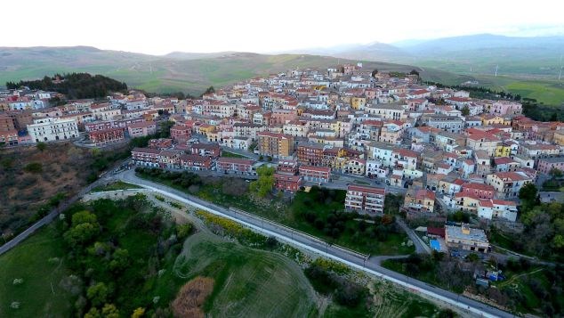 Thị trấn tuyệt đẹp trả 2.000 euro để dân đến nhập cư