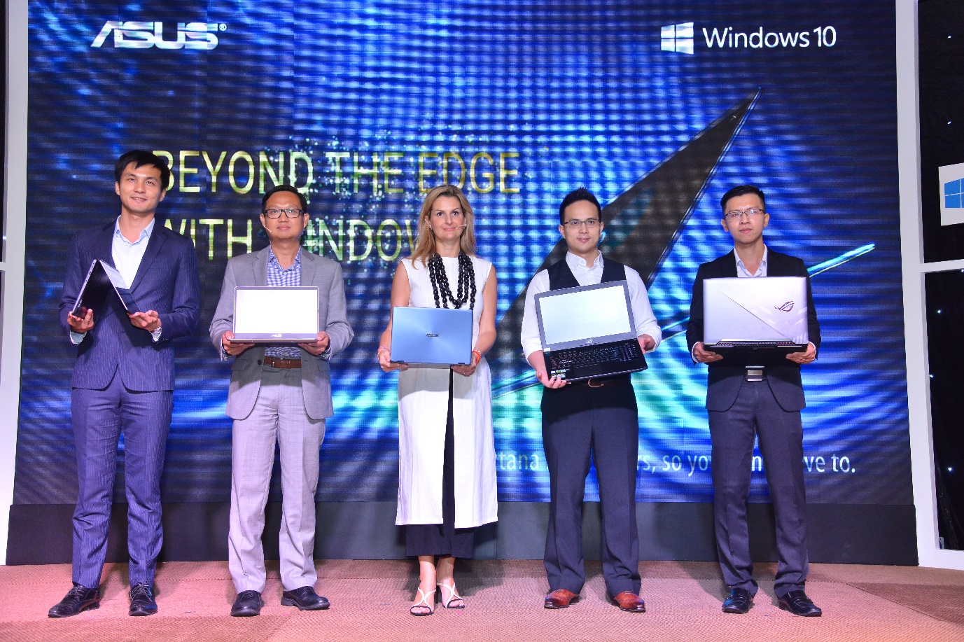 ASUS laptop tại thị trường VN cài đặt sẵn Windows 10 bản quyền 