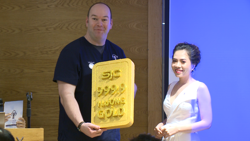 Circadia Việt Nam trao vàng cho khách trúng thưởng tại Spa Meeting lần 2