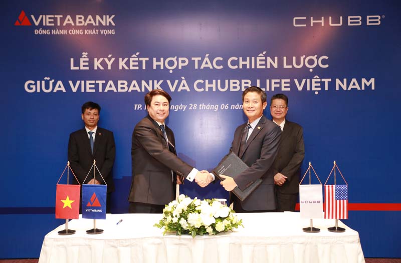 Chubb Life Việt Nam và Ngân hàng TMCP Việt Á chính thức hợp tác phân phối sản phẩm bảo hiểm 