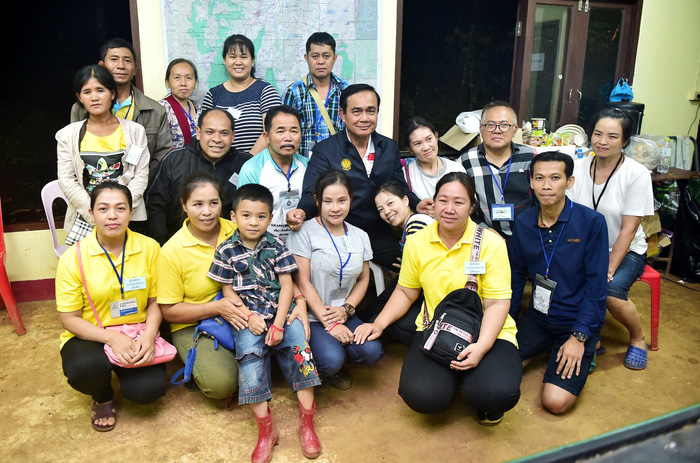 Tất cả 13 thành viên đội bóng “nhí” Thái Lan đã được giải cứu, HLV 25 tuổi ra sau cùng