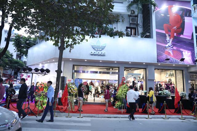 Adidas Originals khai trương hoành tráng tại 282 - 284 Phố Huế