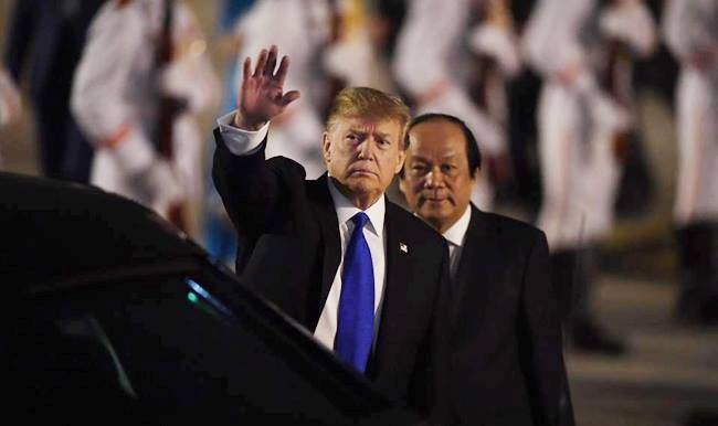 Hình ảnh đầu tiên của Tổng thống Trump tại Hà Nội