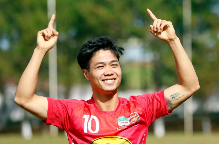 Công Phượng là cầu thủ Việt Nam đầu tiên xuất hiện trên FIFA 19, trị giá 425 ngàn EUR
