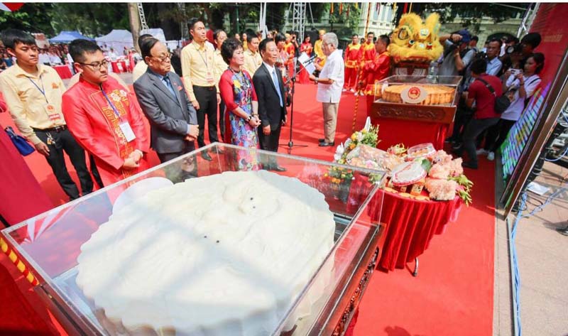 “Hiện tượng lạ” cho một mùa trung thu ý nghĩa tại phố đi bộ