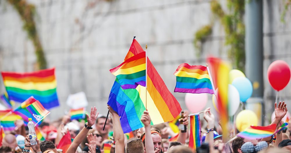 Bạn có biết vì sao 'cầu vồng' lại trở thành biểu tượng của LGBT toàn thế giới chưa?