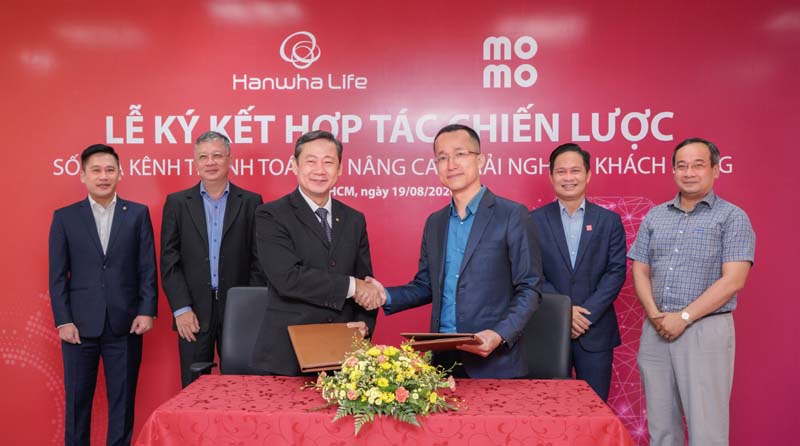 Hanwha Life Việt Nam hợp tác chiến lược cùng MoMo và Payoo, nhằm nâng cao chất lượng dịch vụ