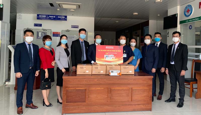 Generali trao tặng 500 phần quà ý nghĩa cho các bệnh nhi khó khăn trên toàn quốc và hỗ trợ công tác chống dịch tại Đà Nẵng 