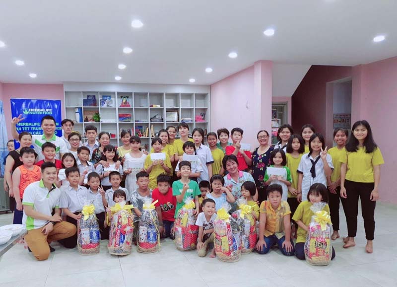 Herbalife Việt Nam tổ chức ngày hội Trung thu cho các em nhỏ có hoàn cảnh khó khăn