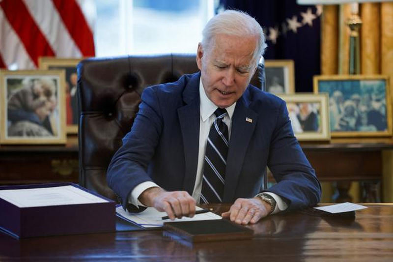 Ông Biden 'viết séc' cho dân Mỹ, tiếp sức cho kinh tế toàn cầu