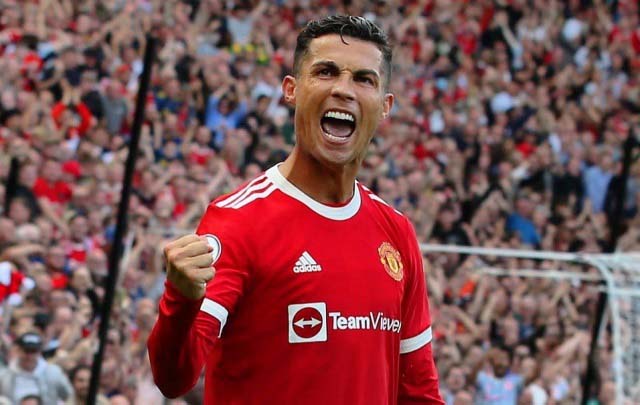 Ronaldo vượt Messi, thu nhập khủng nhất làng túc cầu